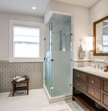 Using Wall Panelling to Design a Traditional Bathroom
