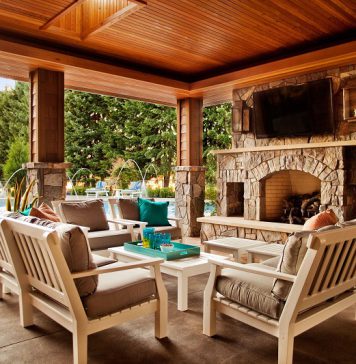 Beautiful Rustic Outdoor Decoration