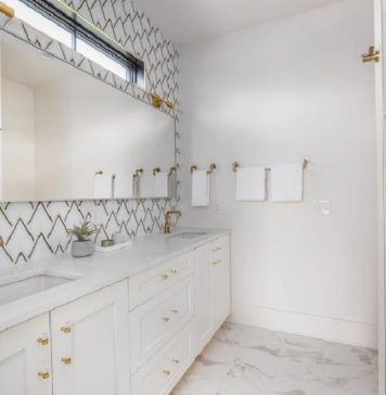 Decorating Baroque Bathroom Mirrors